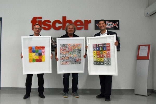v.l.n.r. J&uuml;rgen Gr&uuml;n (Gesch&auml;ftsf&uuml;hrer Chemie und Qualit&auml;t fischer GmbH & CO KG), Joachim Walz und B&uuml;rgermeister Markus Hollemann
