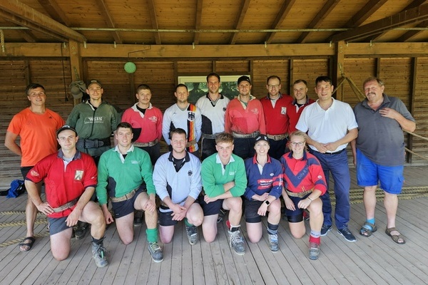 Bild: B&uuml;rgermeister Markus Hollemann mit Team D in Denzlingen. Foto: Gemeinde Denzlingen.